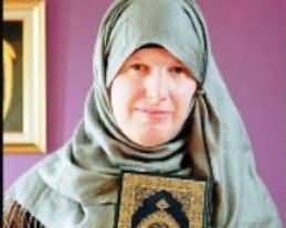 28 Years British Muslim Soldier Changed His Sex (Gender) and Became A Woman and Got Married