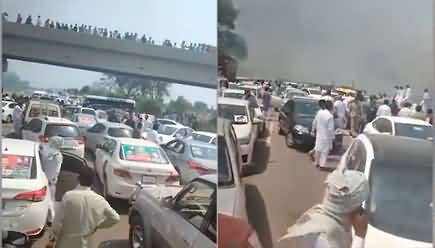 A big caravan from Sargodha moving towards Islamabad to Join Imran Khan's long march