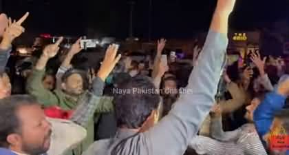 A considerable number of people gathered and raised slogans when Arshad Sharif dead body arrived at hospital