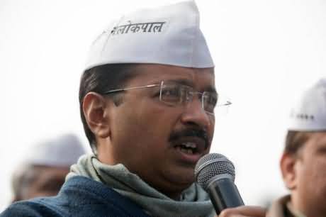 A Man Slapped Aam Aadmi Party Chief Arvind Kejrival in New Delhi