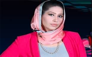 A source has told me that Imran Riaz Khan is alive but is chained - Meher Bukhari's tweet
