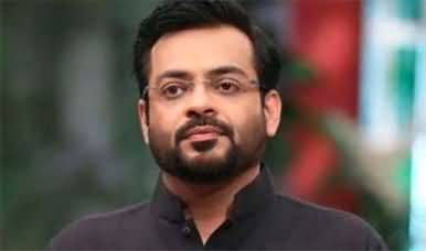 Aamir Liaquat using harsh language for PTI supporters & Imran Khan in his tweets