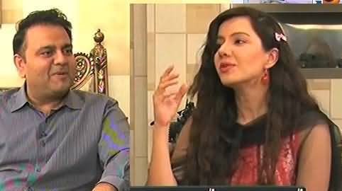 Aap Meri Taangein Khench Rahi Ho - Funny Debate Between Fawad Chaudhry & Rabi Pirzada