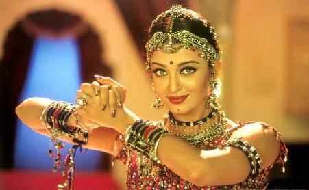 Aishwarya Rai Performed Mujra in Parliament Lodges in Musharraf's Regime