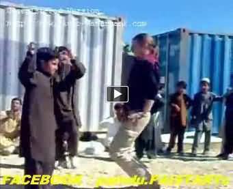 American Girl Dance in Afghanistan on Pashto Afghan Song - Amazing!!!