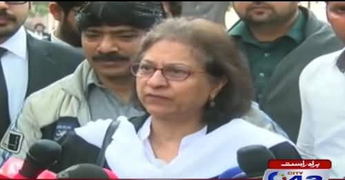 Asma Jehangir Expresses Her Views on Panama Case Outside Lahore High Court