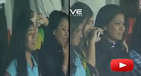 Bangladeshi Girls Crying and Shedding Tears on the Seven Sixers of Shahid Afridi