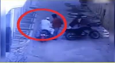 CCTV Footage: Brave old man forced robbers to leave and foiled the robbery attempt