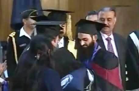 Brilliant Student of Pakistan Zaman Khan Receives 14 Gold Medals in Different Subjects