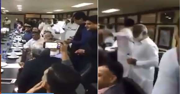 Businessman Furious And Raising Slogans Against PTI Govt During Meeting With FBR
