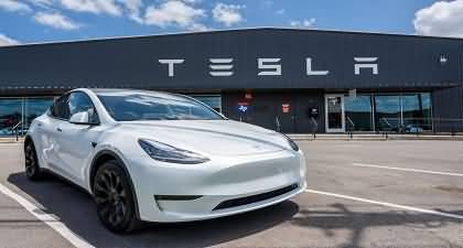 Canada VS USA: Musk's Tesla kicked out of Vancouver International auto show