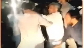 Cantonment Board Elections - PTI And PMLN Workers Fight with Each Other in Lahore