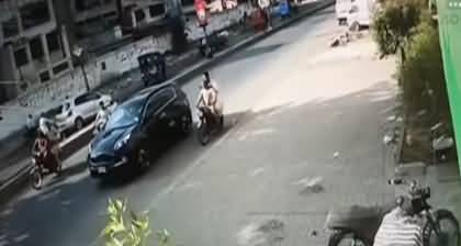 CCTV footage: Karachi Main 5 Bhaion Per Firing, 2 Bhai Mauqay Per Qatal 2 Zakhmi