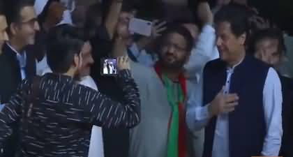 Chairman PTI Imran Khan warmly welcomed by people of Chishtian