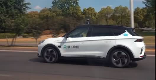 China's first driverless ride-hailing service launched in Chongqing