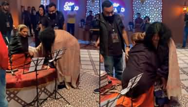 Coke Studio: Video of Naseebo Laal and Abida Parveen's meet up goes viral