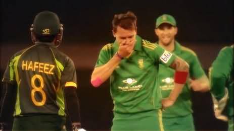 Dale Steyn Laughing at Muhammad Hafeez after taking his wicket 12th time