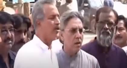 Don't resist before robbers just save your life, robbers are ruling sindh - Wasim Akhtar