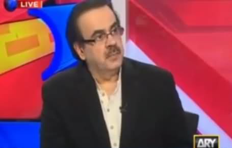 Dr. Shahid Masood Making Fun of Pervez Rasheed Statement About Army Chief Driving PM's Car