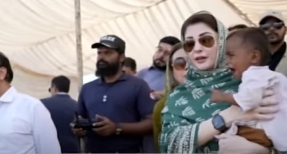 Emotional moments: Maryam Nawaz lifts crying child during flood visit in Rahim Yar Khan