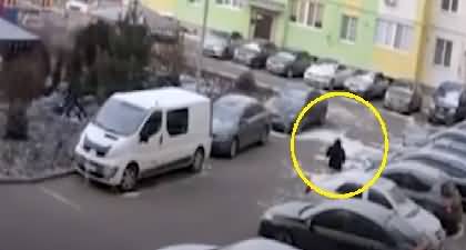 Exclusive video: A bomb lands meters away from a man in Ukrainian city of Mykolaiv
