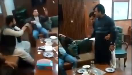 Exclusive video: Farrukh Habib faces public outrage in Faisalabad