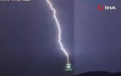 Exclusive Video - Lightning Strikes Clock Tower in Mecca
