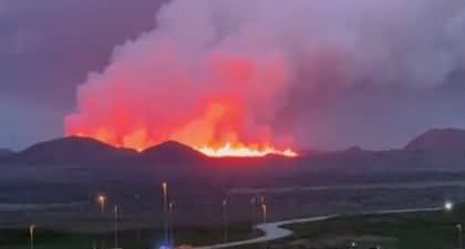 Eyewitness video shows Iceland volcano spewing Lava in front highway