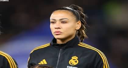 Female Brazilian footballer Kathellen Sousa convers to Islam