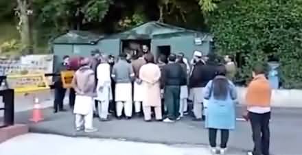 Fight between hotel management and family in Murree
