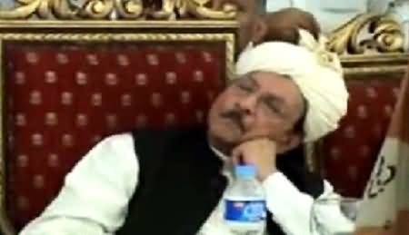 Funny Actions of CM Sindh Qaim Ali Shah in Karachi, Samaa News Hilarious Report