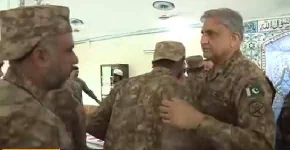 General Qamar Javed Bajwa Celebrates Eid With Army Officers And Jawans At LoC
