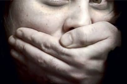 Girl Jumped from the second floor of the building to escape from rape in Karachi