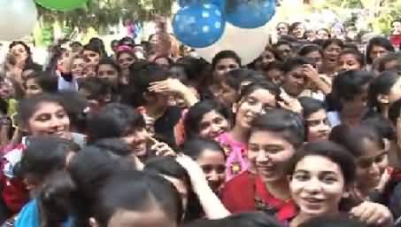 Girls Chanting Go Nawaz Go Slogans At Ceremony in Kinnaird College Lahore