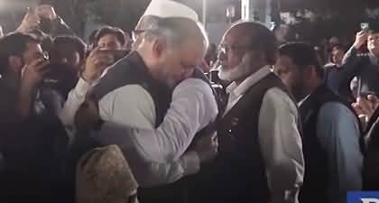 Hafiz Naeem Ur Rehman started crying after hugging Ex chairman Jamat e Islami Sirah Ul Haq