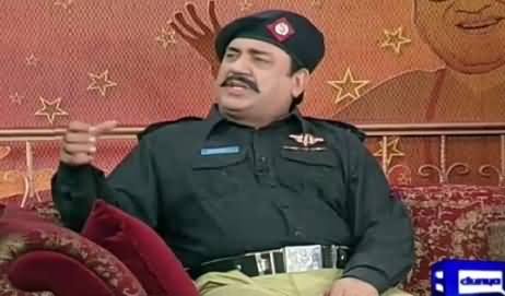 Hasb e Haal (Azizi As Police Inspector) – 13th September 2015