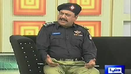 Hasb e Haal (Azizi As Police Inspector) – 16th August 2014