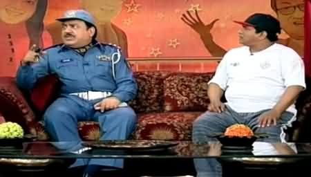 Hasb e Haal (Azizi As Traffic Warden?) – 11th April 2015