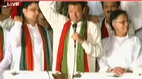 Hassan Nisar with Imran Khan on Container During His Speech to Azadi March