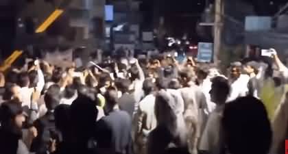 Huge crowd gathered outside Bani Gala to show solidarity with Imran Khan
