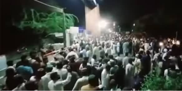 Huge Crowd of TLP Workers Gathered Outside Kot Lakhpat Jail Demanding Release of Saad Rizvi