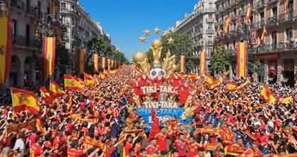 Huge welcome of Spanish team coming back to home after World Cup victory