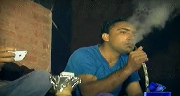 Hum Log (Nai Nasal Tabahi Ke Dahanay Par, Jaga Jaga Khulay Shesha Cafe) - 7th December 2013