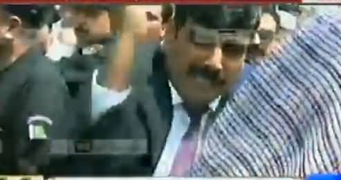 Hussain Nawaz's Security Personal Beats Media Person