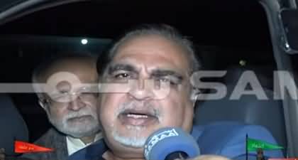 Imran Ismail delivers Imran Khan's message to MQM after issues settled with opposition