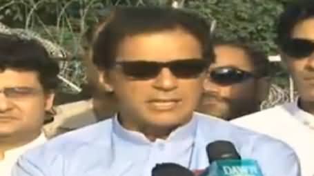 Imran Khan Telling About His Secret Weapon While Talking to Media
