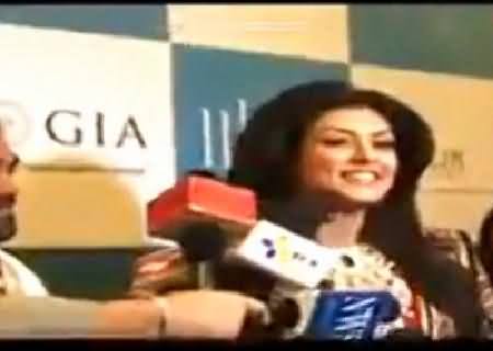 Indian Actress Sushmita Sen Recites Surah Al Asar of Holy Quran