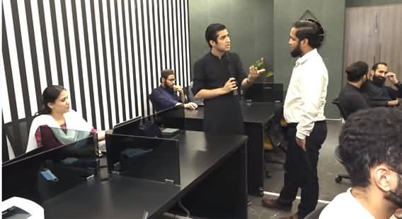Iqrar ul Hassan Visits The Office Of An Entrepreneur Who Is Earning Millions of Rupees From Amazon