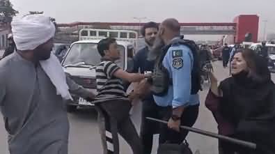 Islamabad police arrests several PTI workers at Srinagar Highway