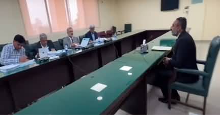 Justice Qazi Faez Isa interviews lawyers for license to practice in Supreme Court